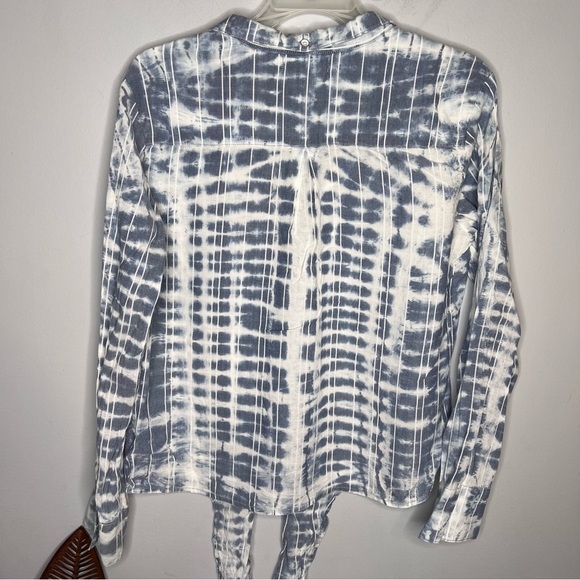 Anthropologie Cloth & Stone Chambray Tie Dye Button Down Tie Front Shirt - Picture 4 of 8